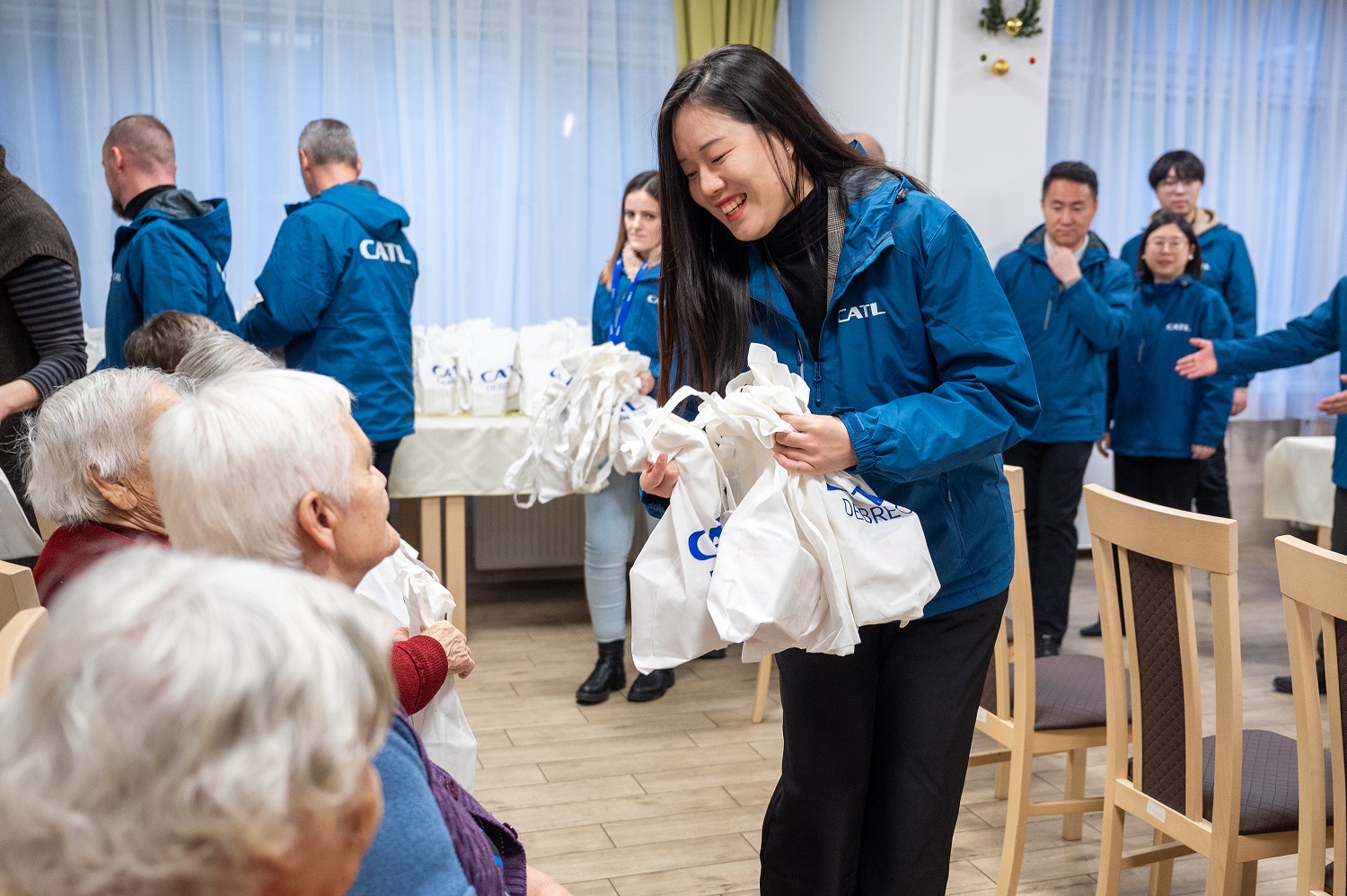 CATL_CSR_kar��csonyi adom��nyoz��s_3.jpg