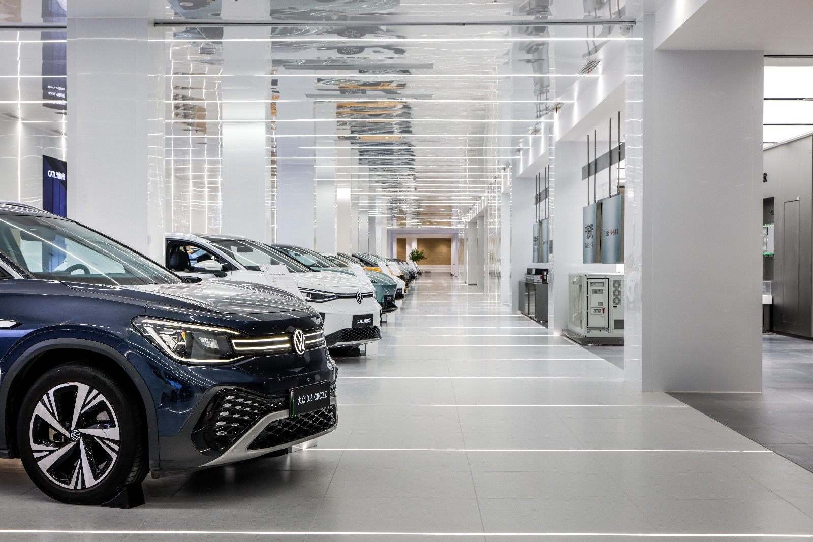 ���� - ͼ3-6008���Źٷ���վ����Դ���Ĺ㳡����չʾ��.jpg