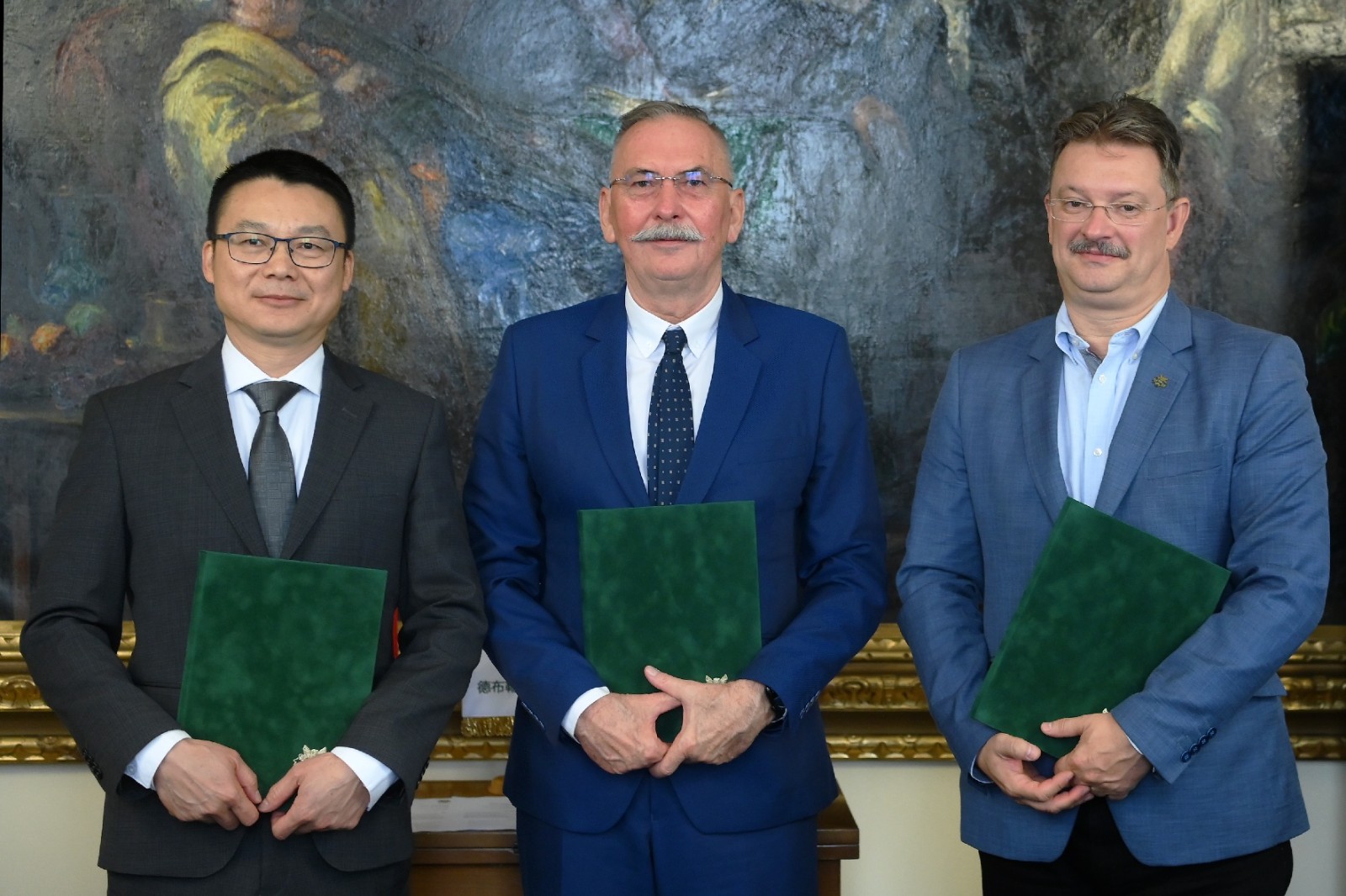 Egy��ttm?k?d��si meg��llapod��s_Al����r��k_Jason Chen_Szilv��ssy Zolt��n_B��cs Zolt��n 03.JPG